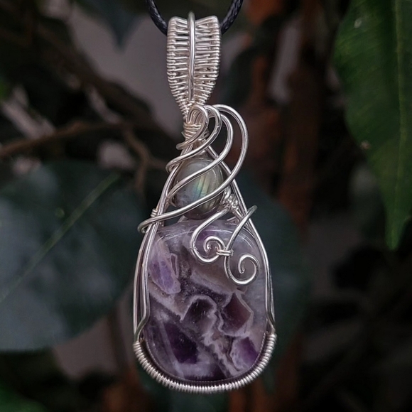Handmade Amethyst & Labradorite Crystal Pendant - Picture 1 of 2